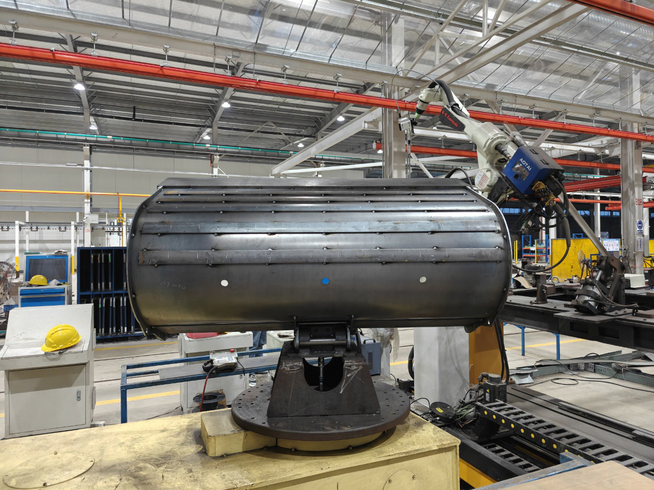 焊接機器人智能化升級：創想智控焊縫視覺跟蹤系統在建筑工程挖斗焊接中的應用